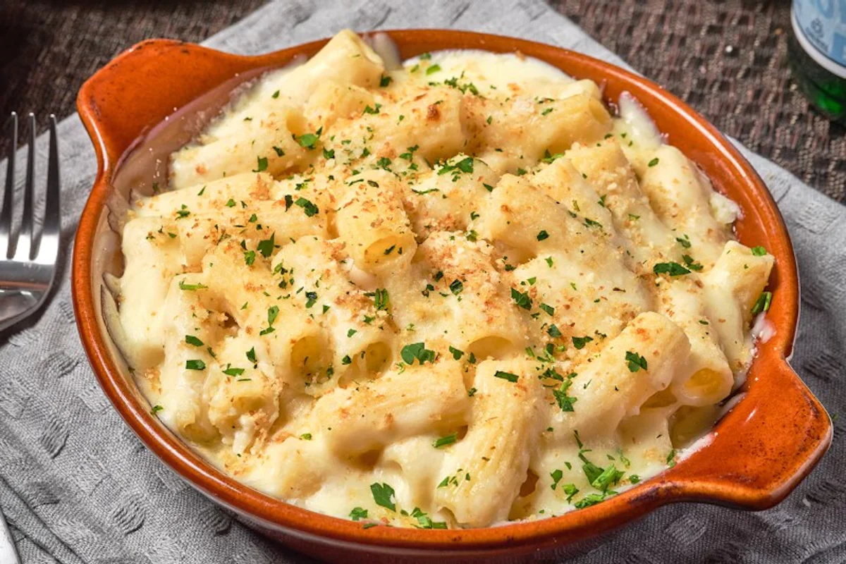 Baked Mac & Cheese  (Pastas & Entrees )