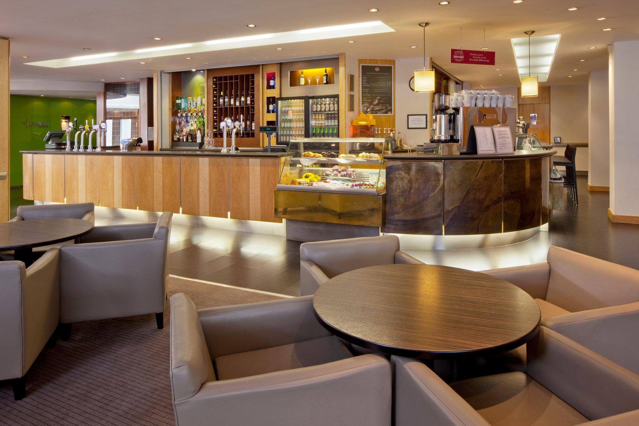 Holiday Inn Maidenhead/Windsor, an IHG Hotel Maidenhead 03719 429053