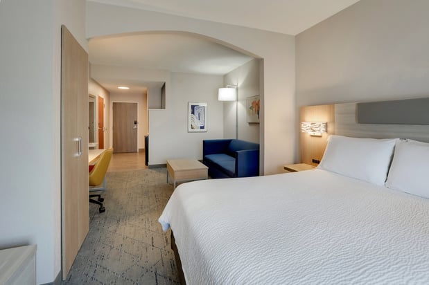 Images Holiday Inn Express & Suites Orangeburg by IHG