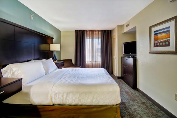 Images Staybridge Suites Middleton/Madison-West by IHG