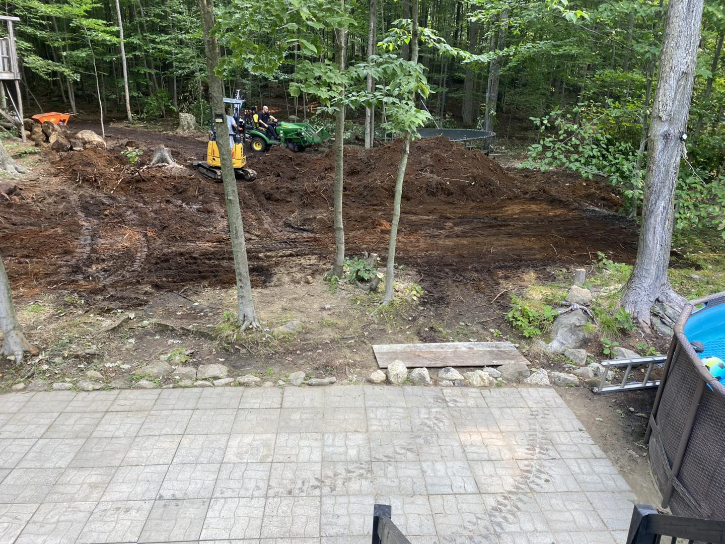 Images Pro-Vert S.R.T - Aménagement paysager, Pose de tourbe, Nivellement de terrain