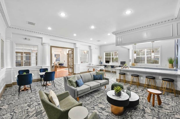 Images Halston Park Central