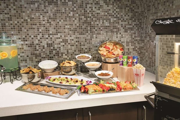 Images Embassy Suites by Hilton San Antonio Brooks Hotel & Spa