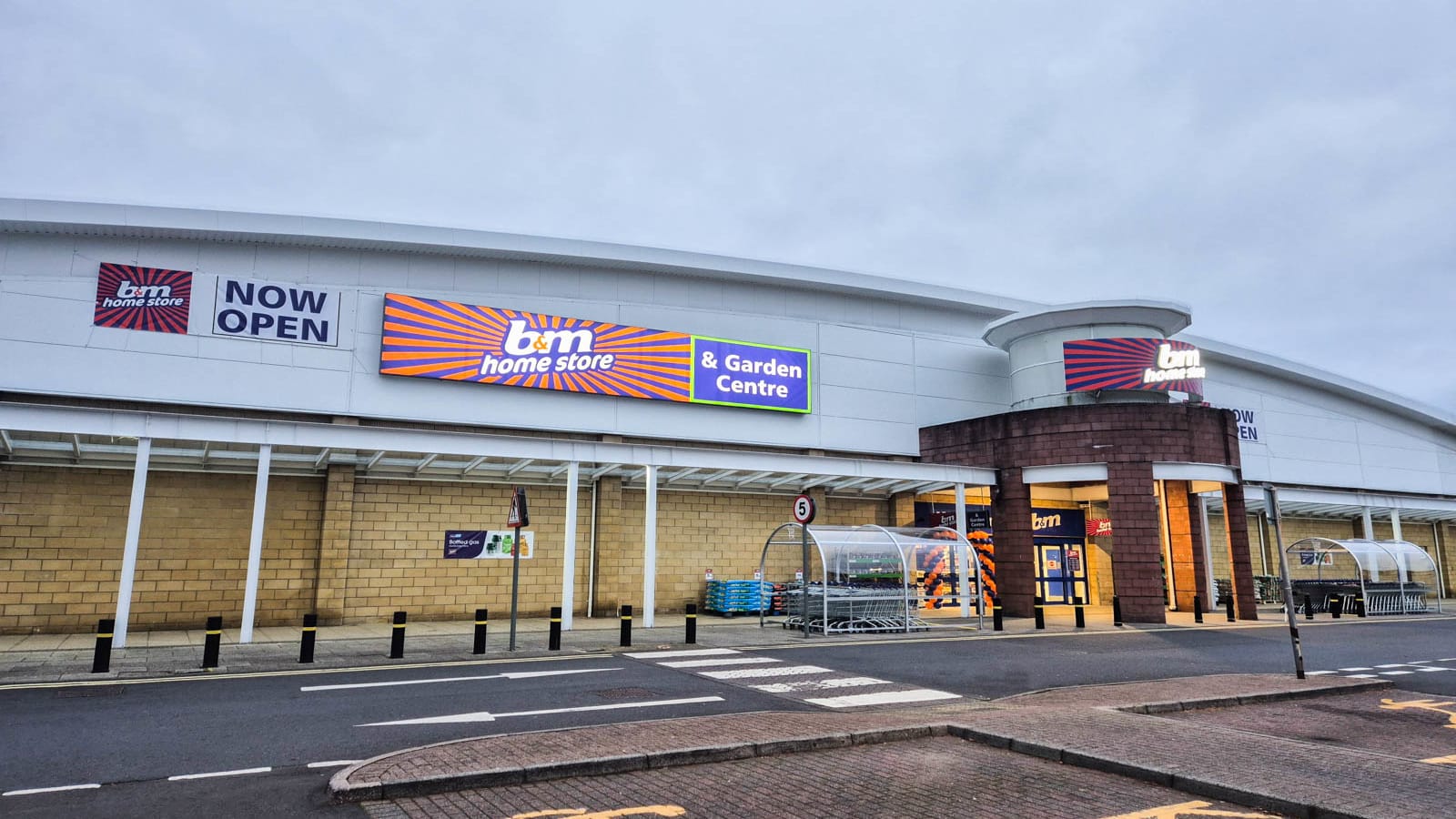 Images B&M Home Store with Garden Centre