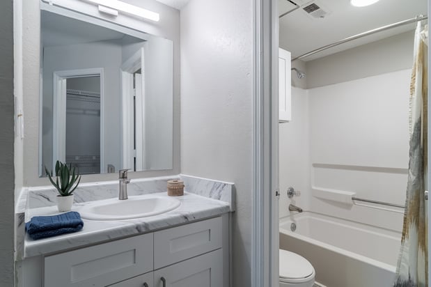 Images Grove at Stonebrook Apartments & Townhomes