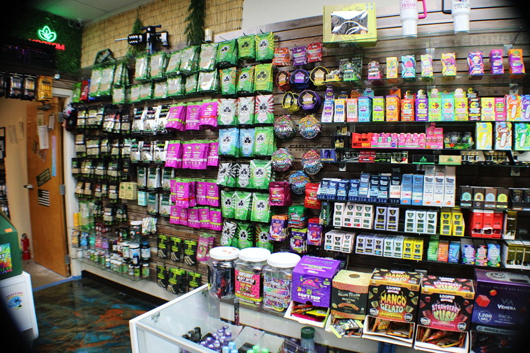 La La Land smoke shop and Vape, 1914 South Main Street, Weatherford, TX  76086, US
