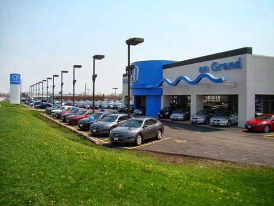 Honda on Grand in Elmhurst, Illinois