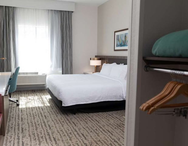 Images Hilton Garden Inn Des Moines Airport