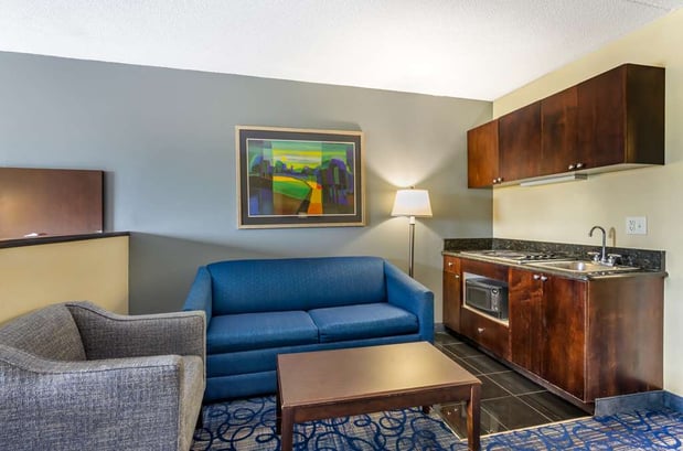 Images Best Western Plus Waynesboro Inn & Suites Conference Center