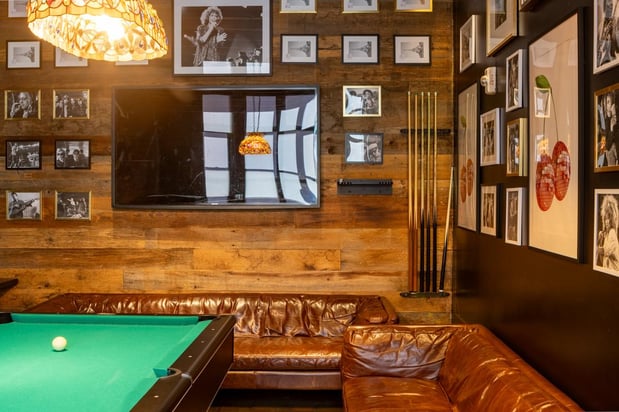 Images Artie's Backroom & Rooftop