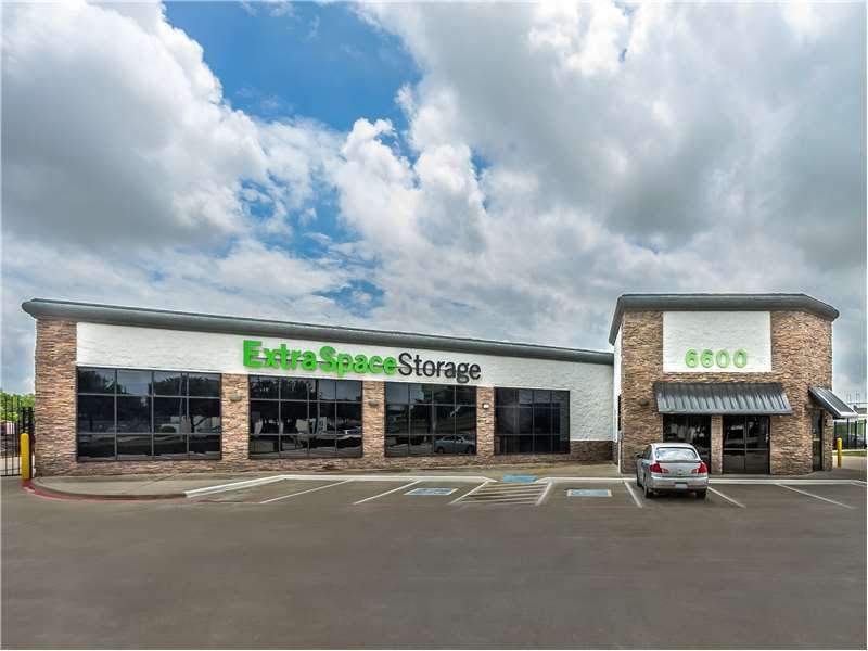 Beauty Image - Extra Space Storage at 6600 K Ave, Plano, TX 75074