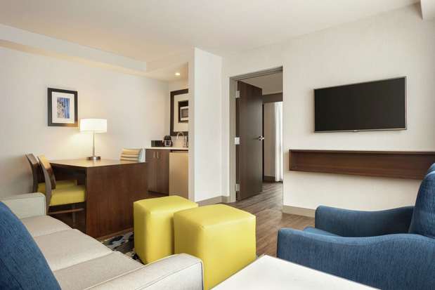 Images Embassy Suites by Hilton Indianapolis Downtown