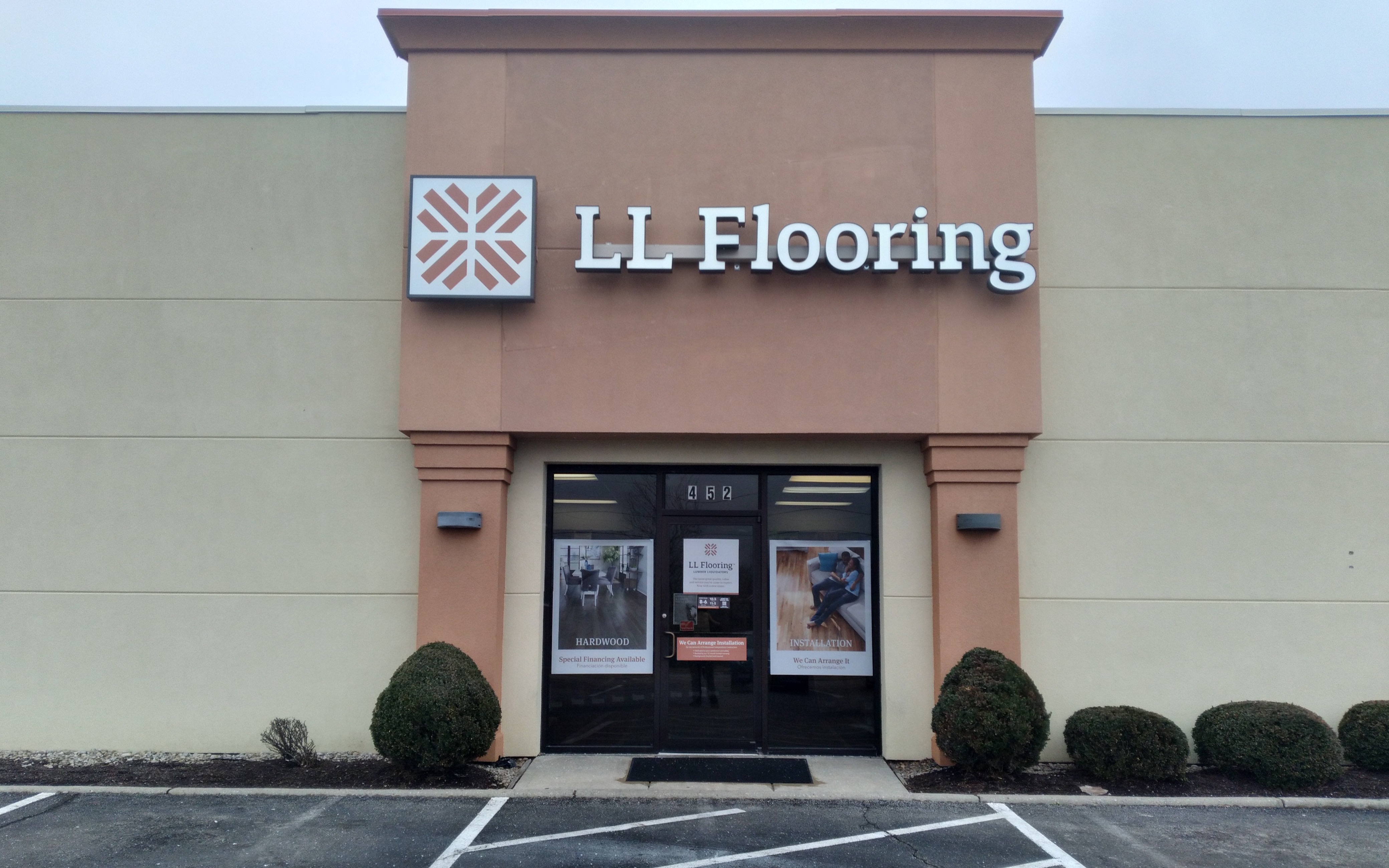 LL Flooring (Lumber Liquidators) #1114 - Dayton | 452 Springboro Pike