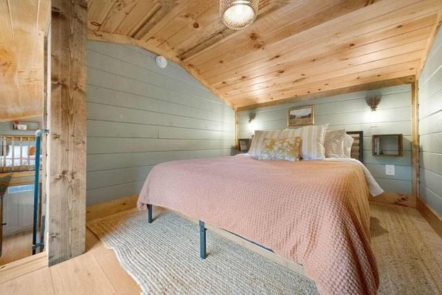 Images Re-New Electric, LLC