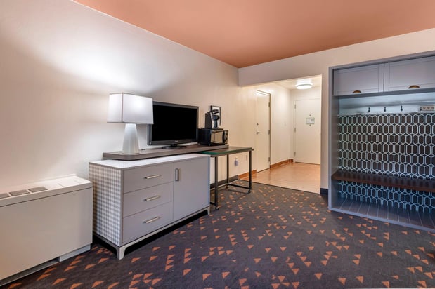 Images Holiday Inn Bangor by IHG