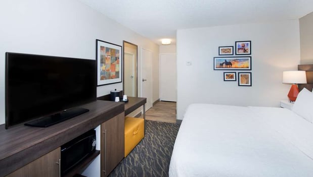 Images Hampton Inn & Suites N. Ft. Worth-Alliance Airport