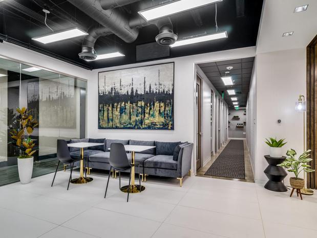 Images Lucid Private Offices Dallas - Mockingbird Station - SMU