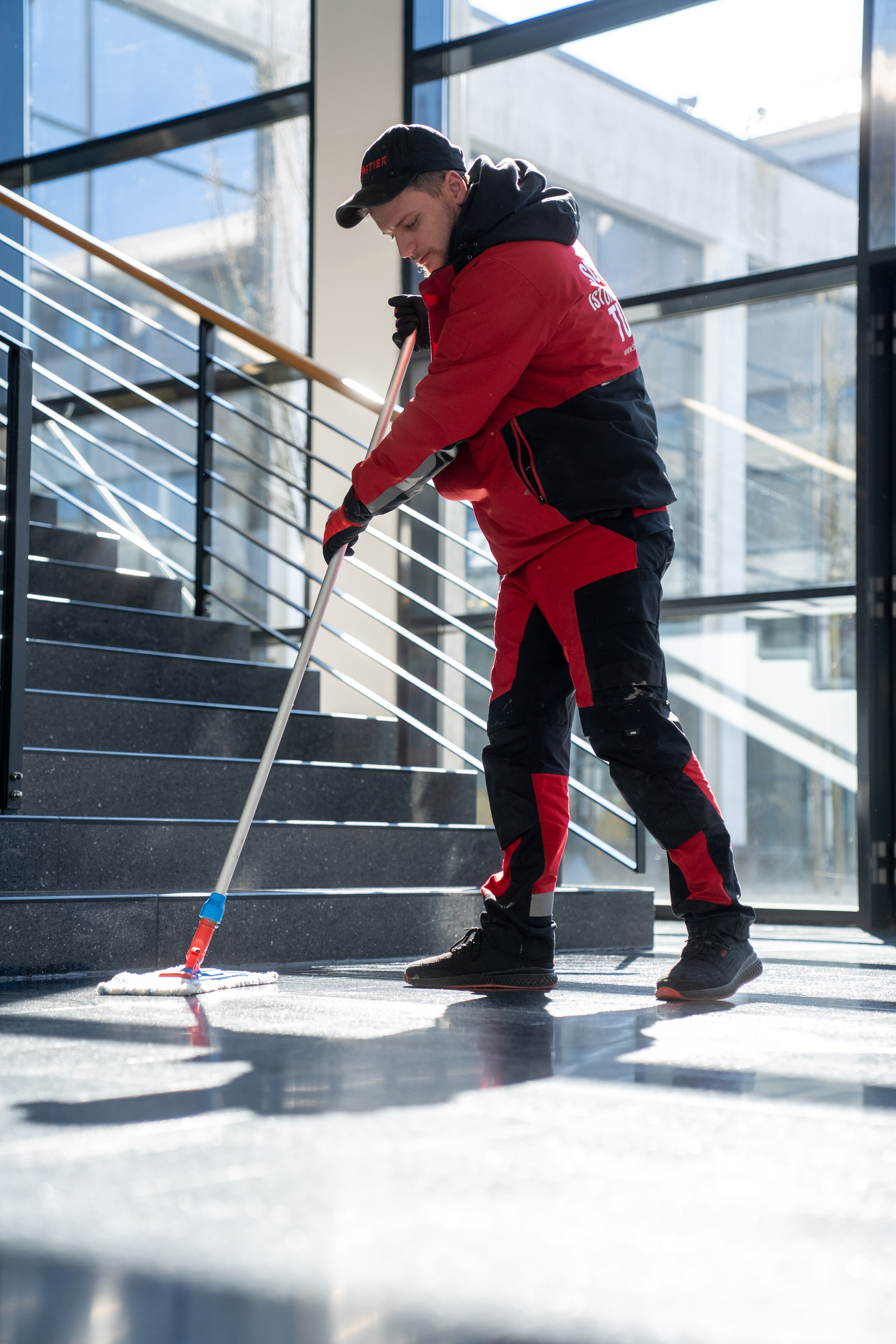 Bild 13 Stier Gebäudereinigung + Service GmbH in Ravensburg