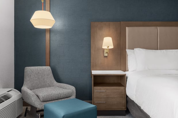 Images Holiday Inn Coralville - Iowa City by IHG