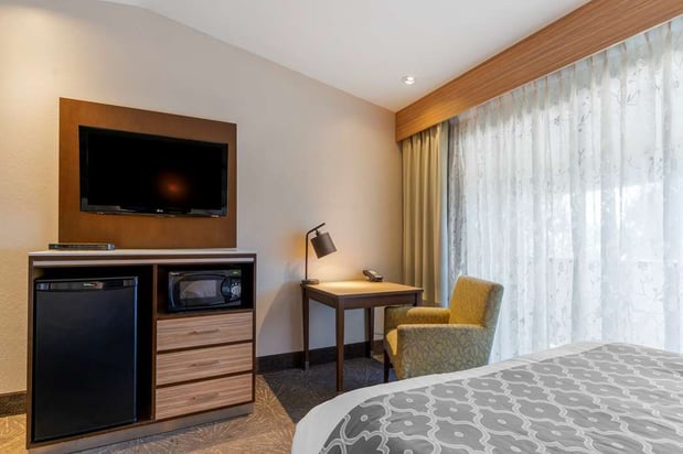 Images Best Western Plus Forest Park Inn