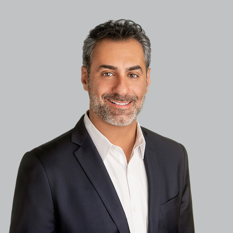 Headshot of Mazin Habib, a wealth advisor at Chase