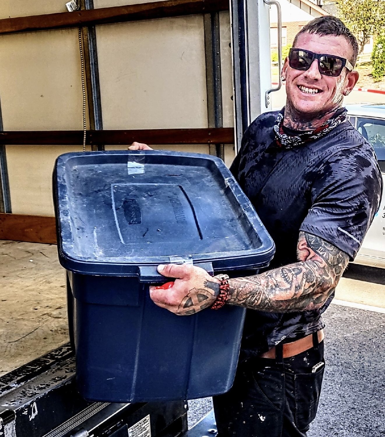 When time is of the essence, JD's MOVIN offers same-day moving services to get you where you need to go quickly and efficiently. Our dedicated team ensures your move is handled with care and precision, making sure everything is in place on the same day. Count on us for fast and dependable moving services when you need them most.