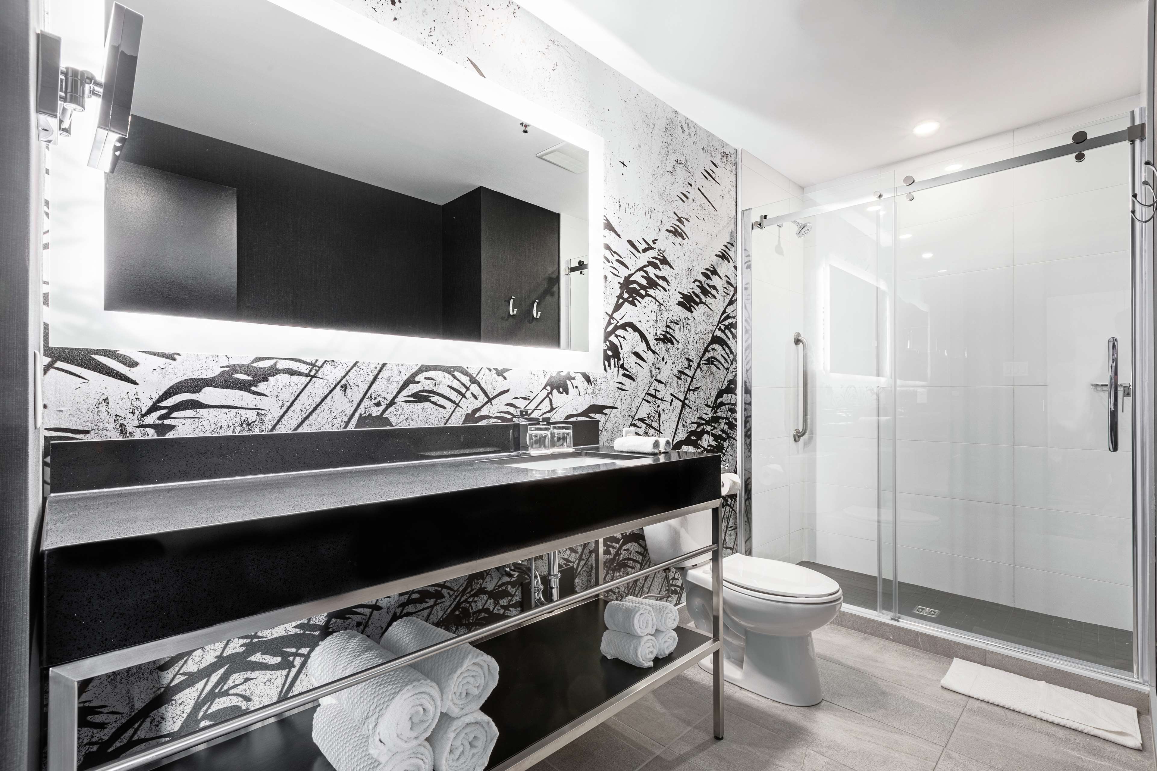 DoubleTree by Hilton Quebec Resort à Quebec City: Guest room bath