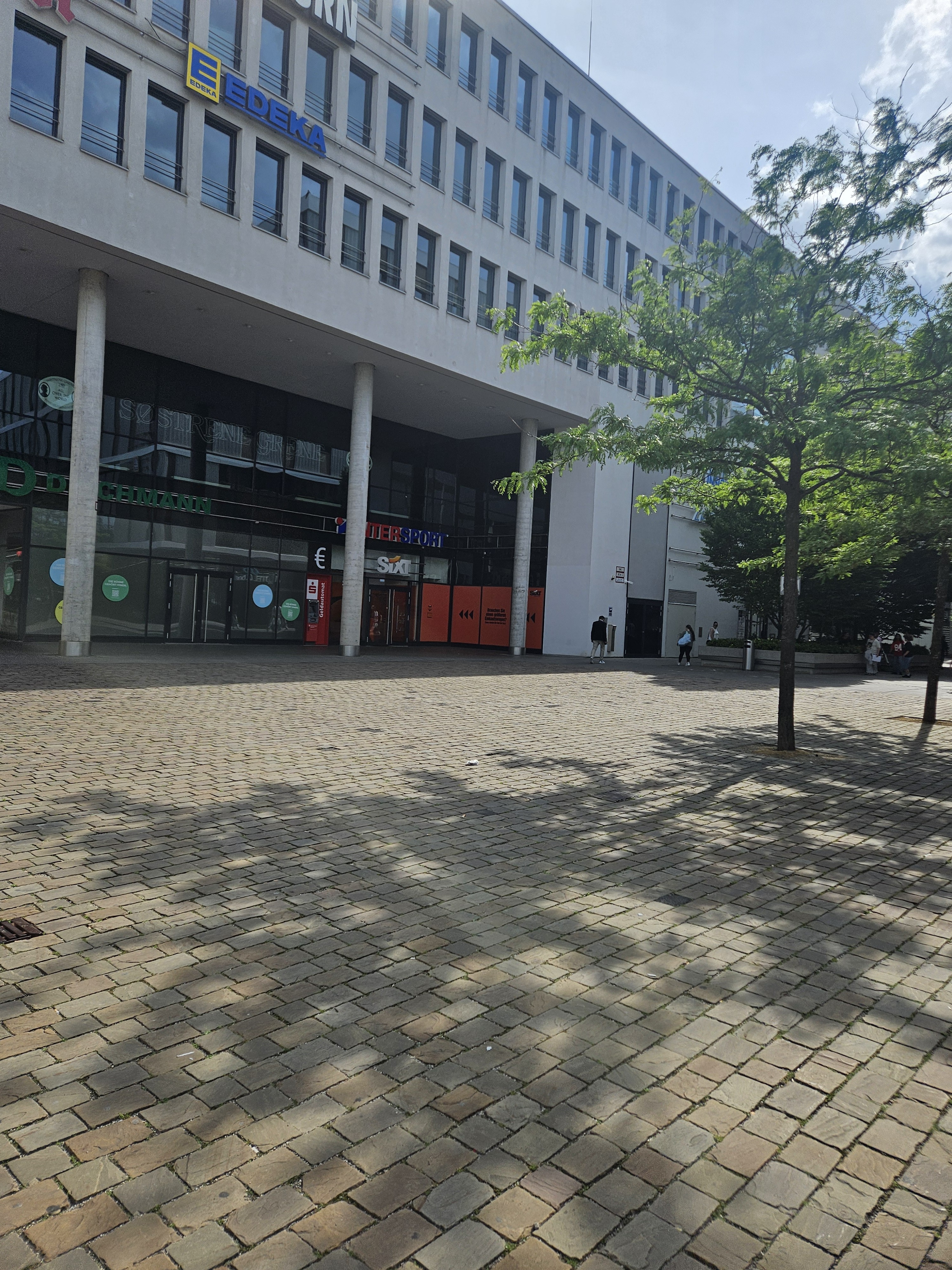 Bild 9 SIXT Autovermietung München Messestadt Riem in München
