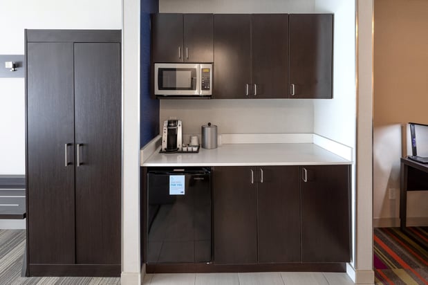 Images Holiday Inn Express & Suites Chicago West - St Charles by IHG