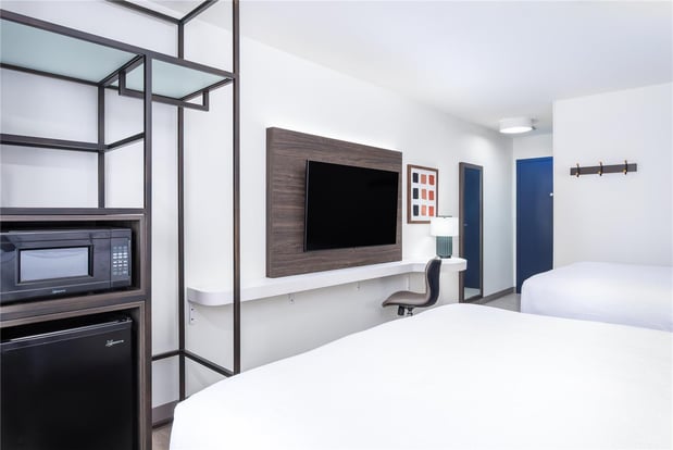 Images Spark by Hilton Clarion