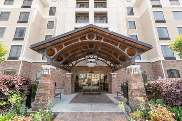 Images Staybridge Suites Charleston-Ashley Phosphate, an IHG Hotel