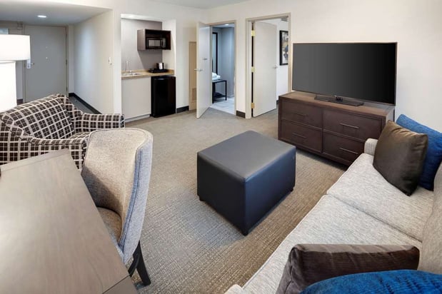 Images Embassy Suites by Hilton Detroit Troy Auburn Hills