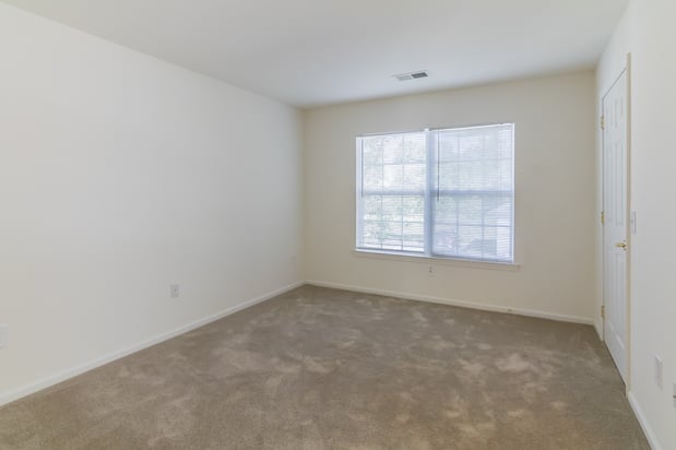 Images Eagle Rock Apartments at Freehold