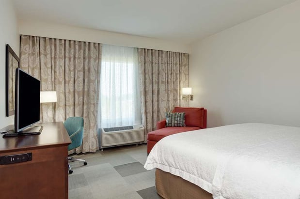 Images Hampton Inn & Suites Deland