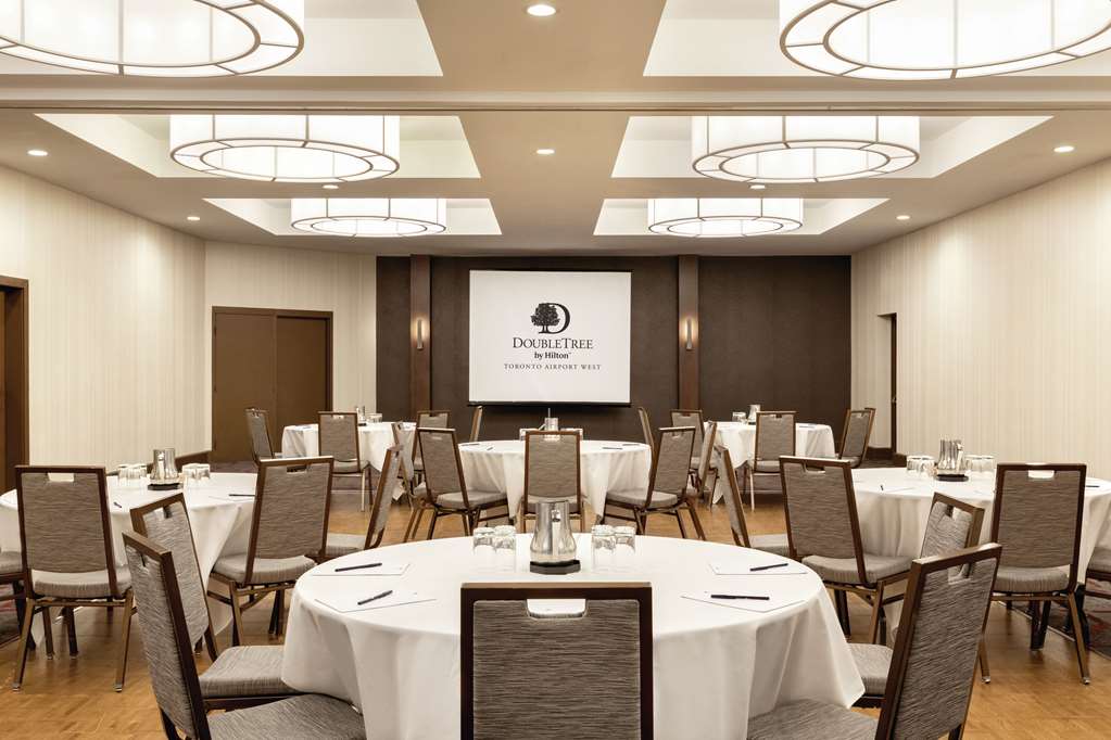 Meeting Room DoubleTree by Hilton Hotel Toronto Airport West Mississauga (905)624-1144
