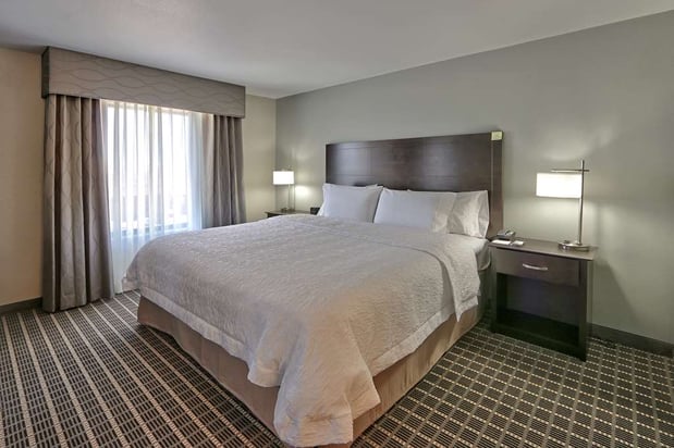 Images Hampton Inn & Suites Albuquerque Airport
