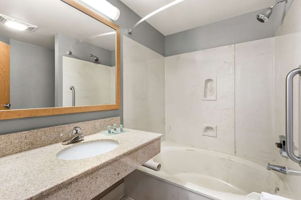 Images Best Western West Towne Suites