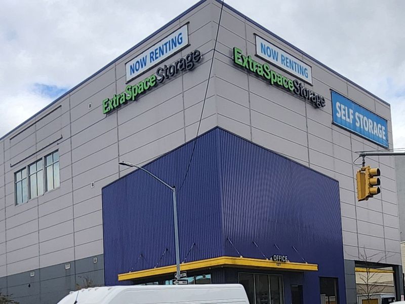 Images Extra Space Storage