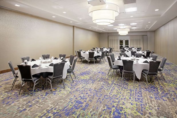 Images Hilton Garden Inn Omaha Aksarben Village