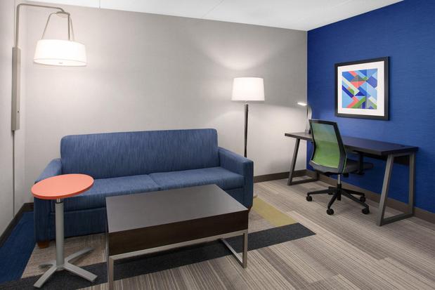 Images Holiday Inn Express & Suites South Portland by IHG