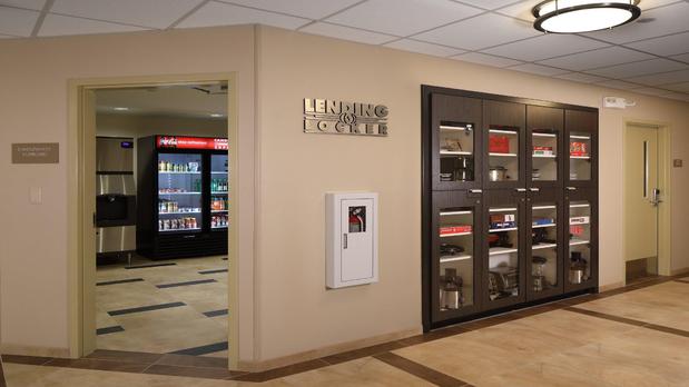 Images Candlewood Suites Newark South - University Area by IHG
