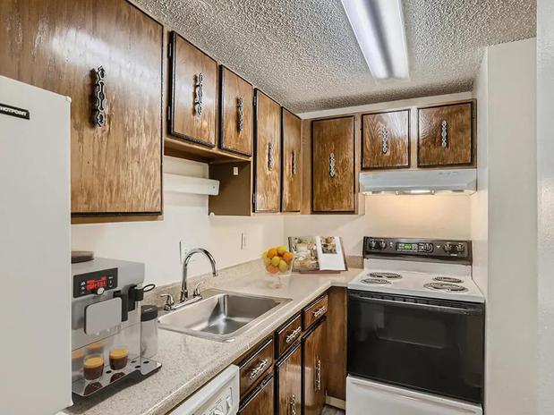 Images Fox Hill Apartments