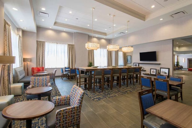 Images Hampton Inn & Suites Tulsa Downtown