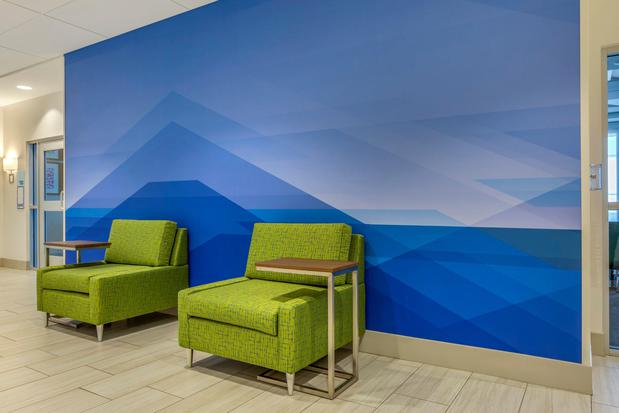 Images Holiday Inn Express & Suites Phoenix Dwtn - State Capitol by IHG