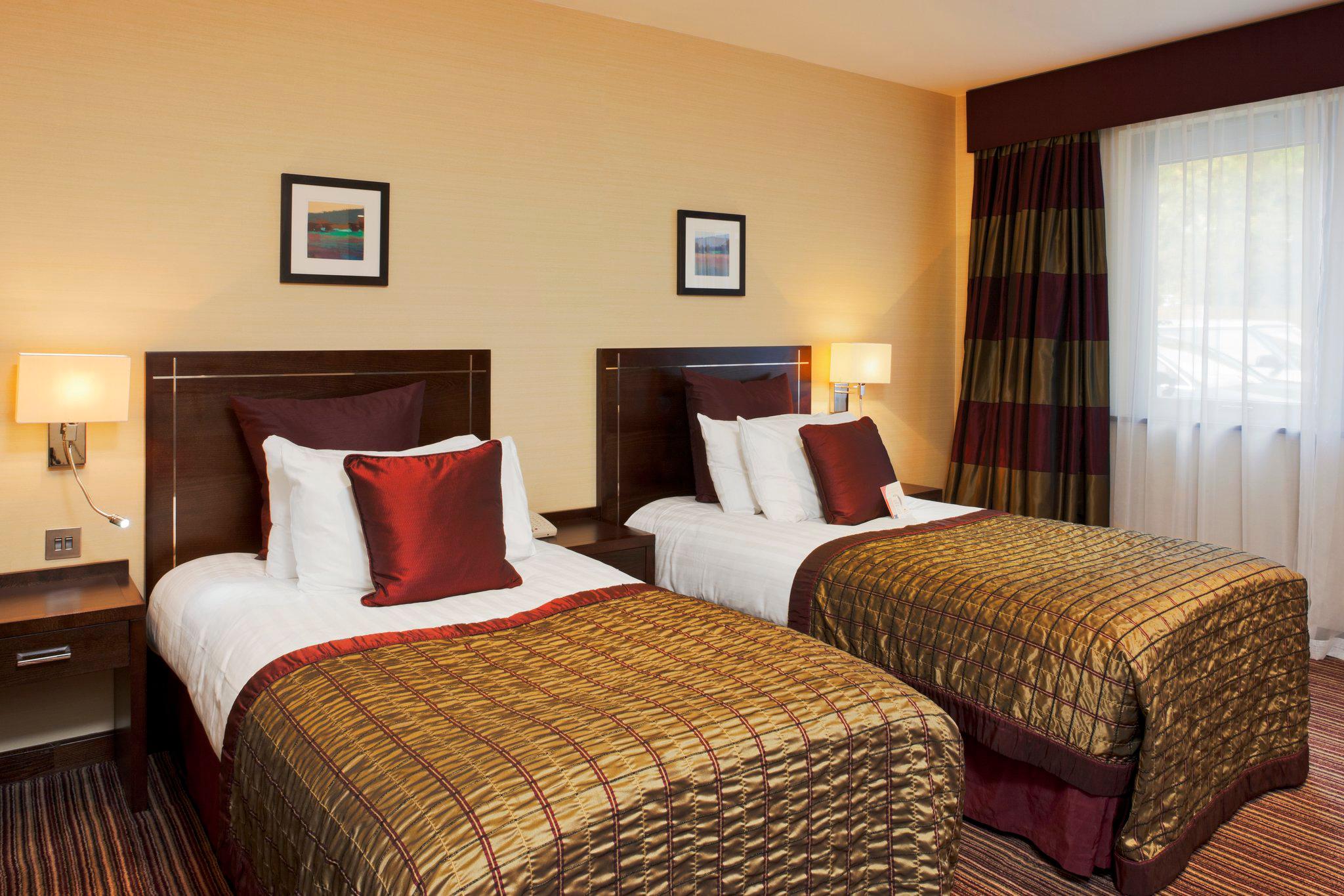 Crowne Plaza London - Gatwick Airport, an IHG Hotel Crawley 01293 608608