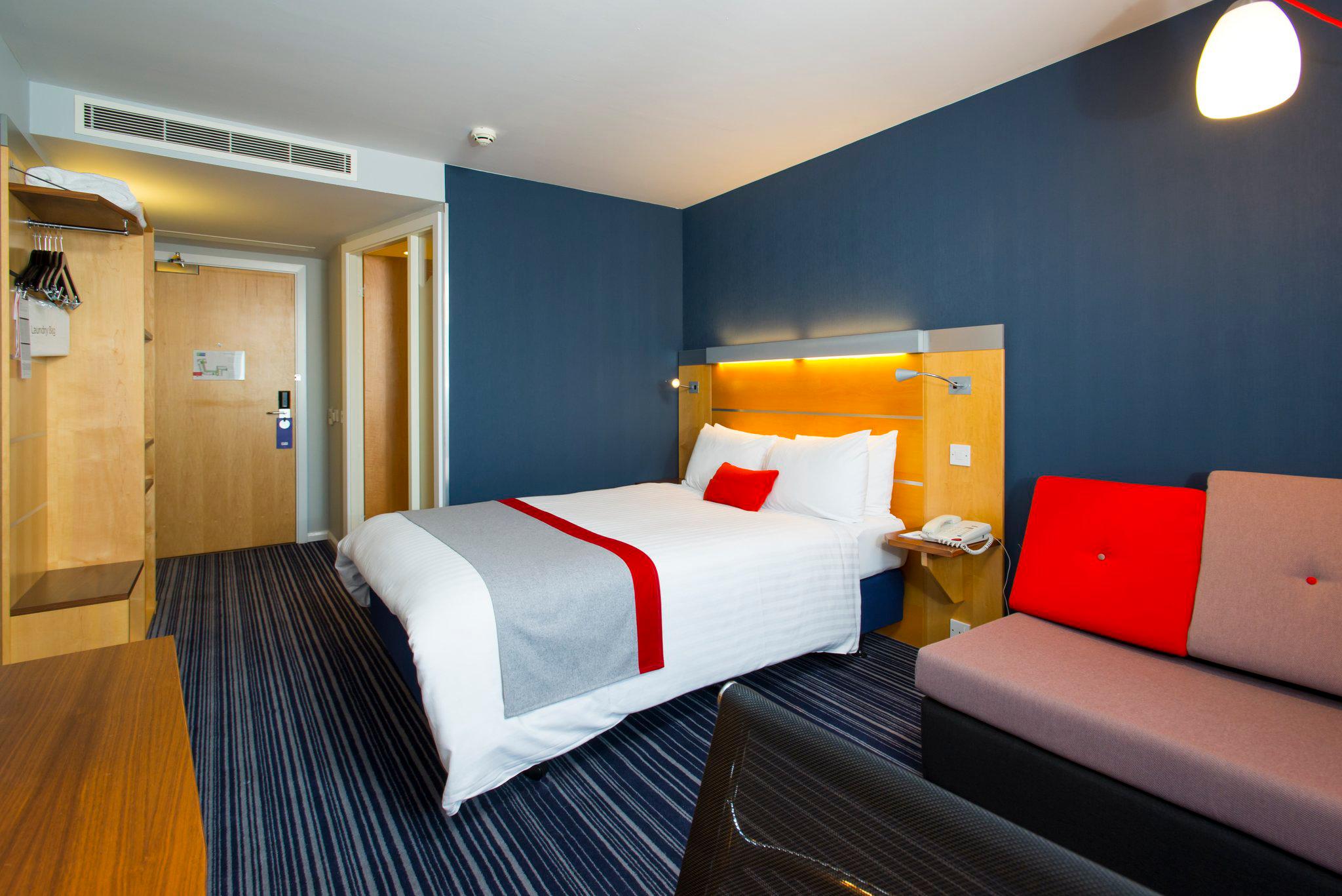 Holiday Inn Express London - Epsom Downs, an IHG Hotel Surrey 01372 755200