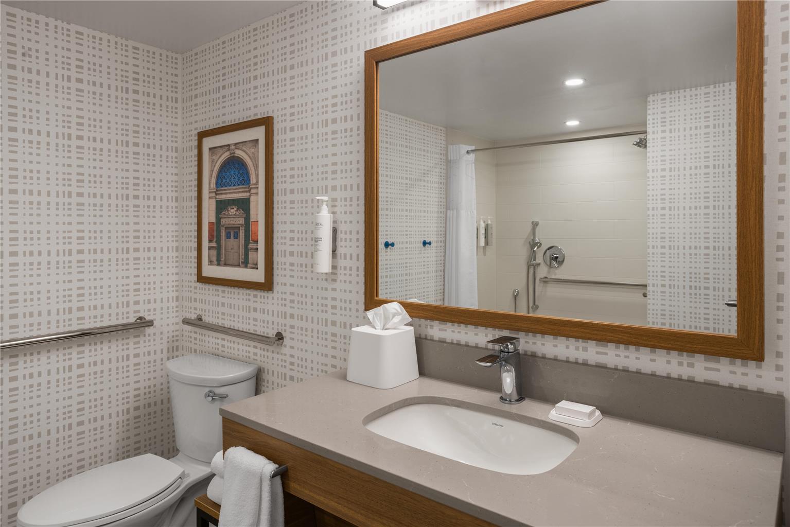 Guest room bath