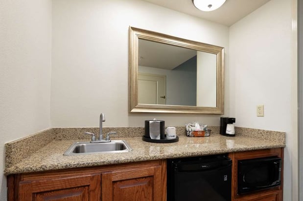 Images Hampton Inn & Suites Baton Rouge - I-10 East