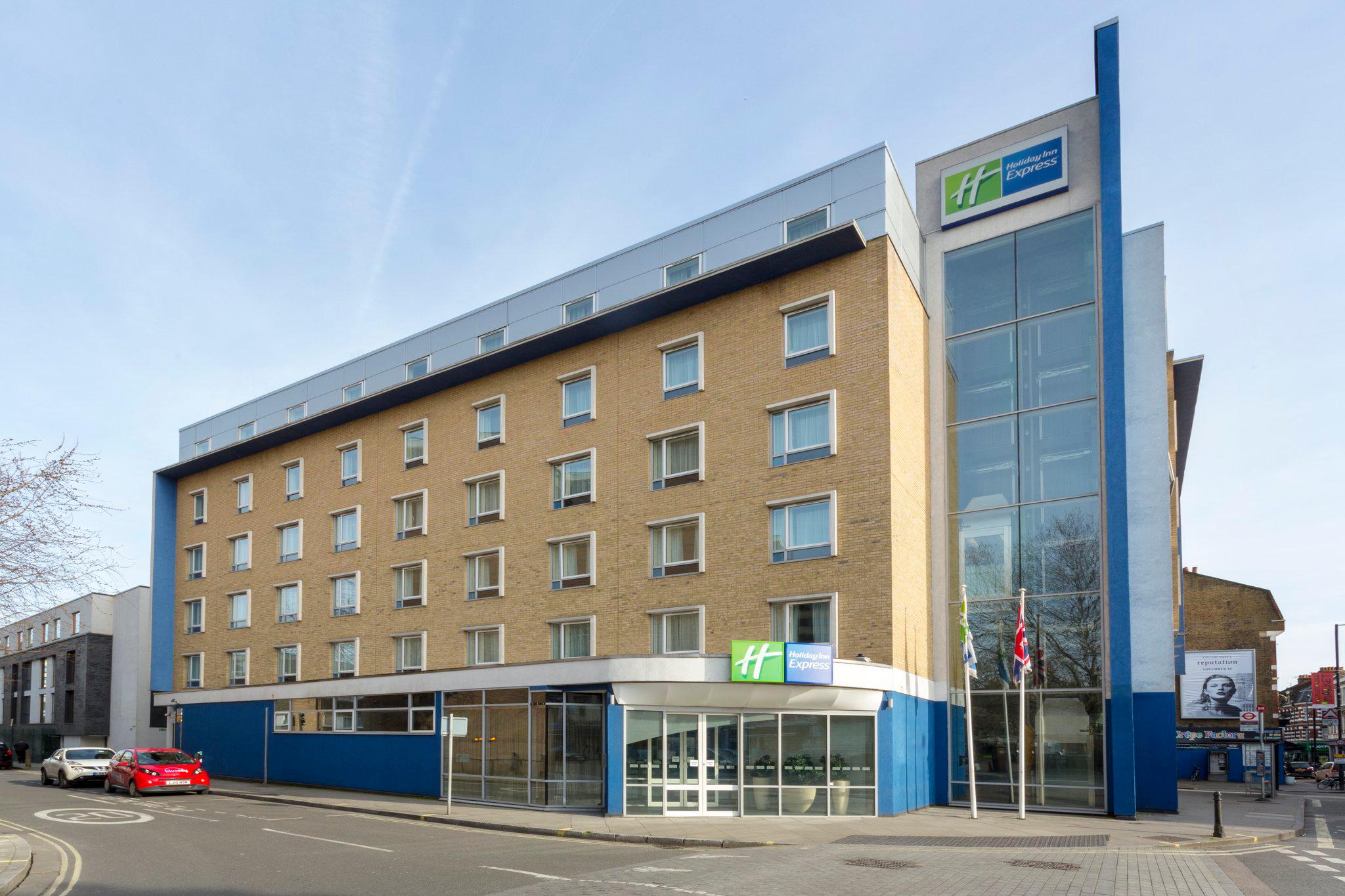 Holiday Inn Express London - Earl's Court, an IHG Hotel London 020 7384 5151