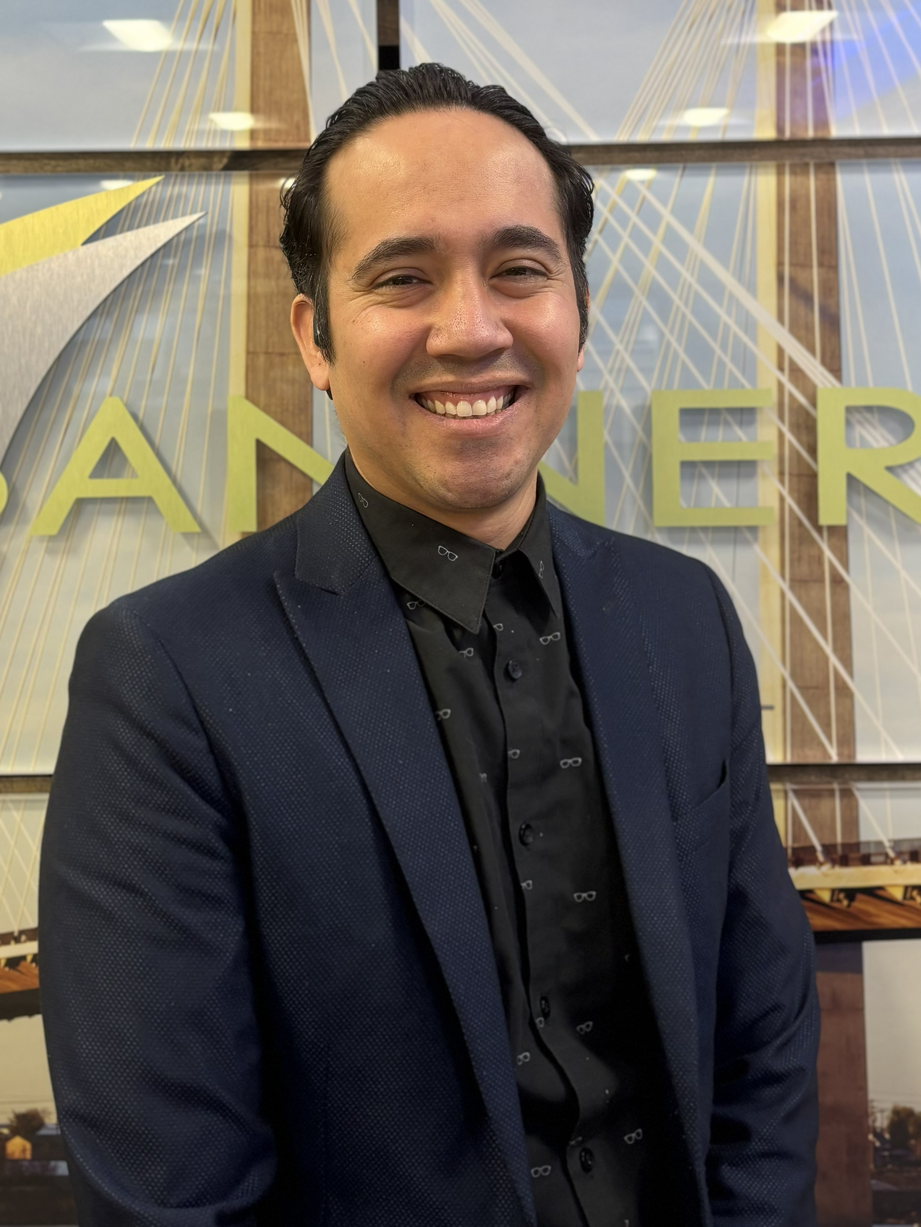 Headshot of Isaac Cortez